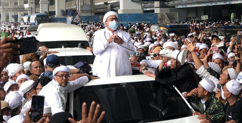 Rindu ke Rizieq Kalahkan Rasa Takut Massa dari Covid-19