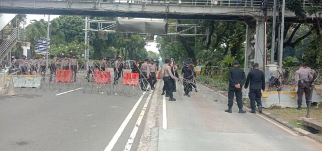 Massa Habib Rizieq Membeludak di Petamburan, Rute TransJakarta Dialihkan