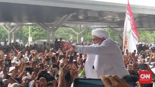 Detik-detik Rizieq Shihab Injakkan Kaki di Indonesia Lagi