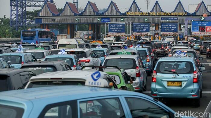 Akses ke Bandara Soetta Macet, Semua Penerbangan Delay 4 Jam