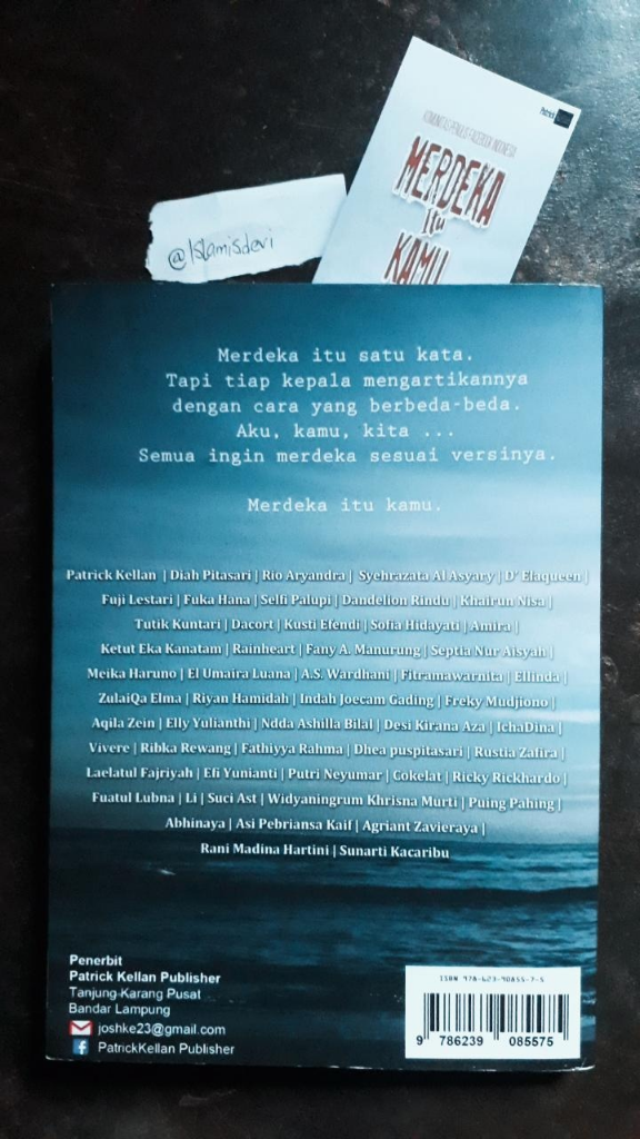 &#91;COC&#93; Review Buku Antologi Merdeka Itu Kamu Karya 54 Penulis Keren di KPFI!