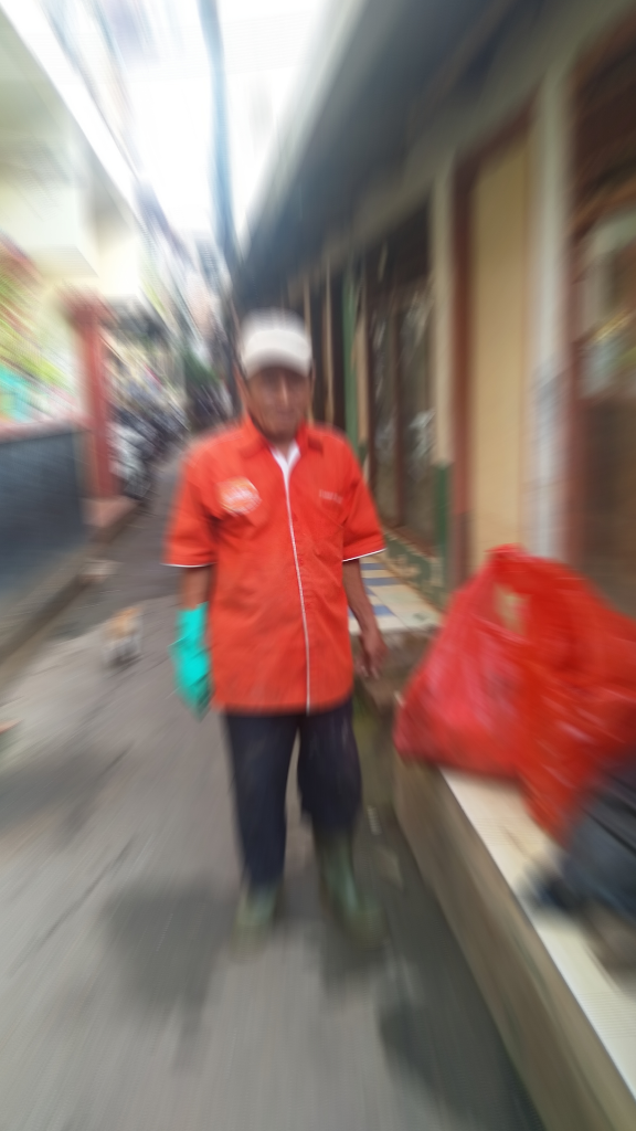 Petugas Kebersihan Sosok Pahlawan Bagi Ane