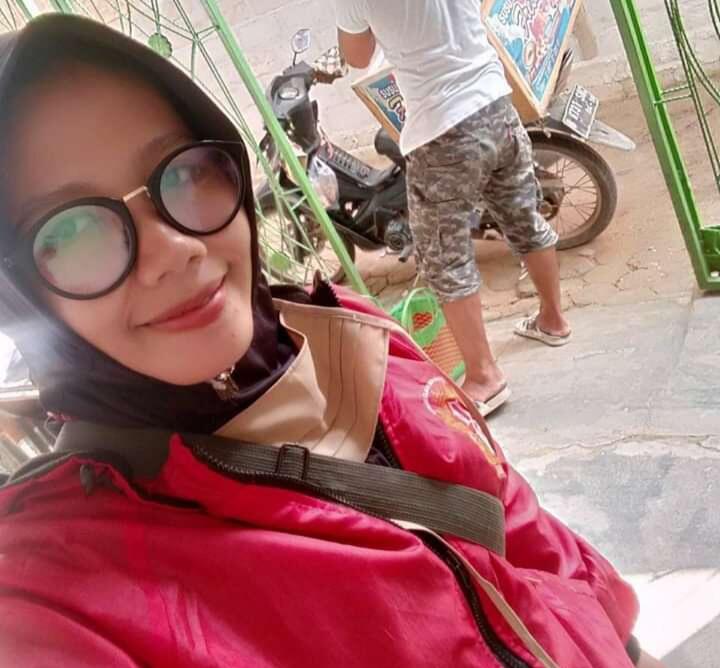 Mbak Sary, Sosok Pahlawan Pencipta Lapangan Kerja untuk Para Tetangganya!