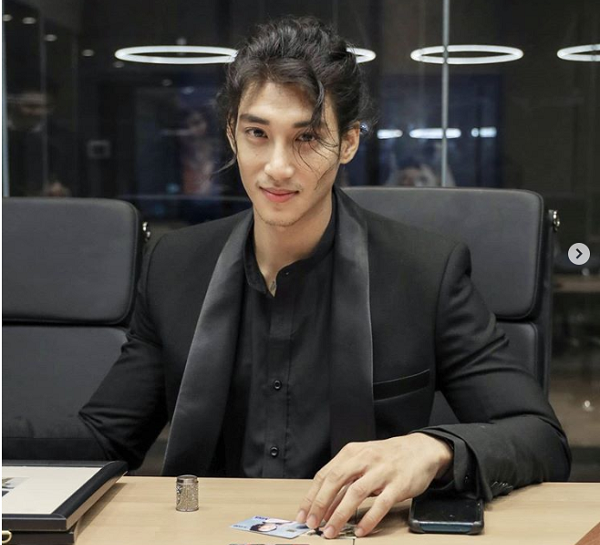 Menurut Tradisi, Cowok Chinese Punya Alasan Kuat utk Memilih Gaya Rambut Gondrong