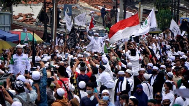 Pemprov DKI Ditantang Berani Tegas pada Kerumunan Jemaah Habib Rizieq