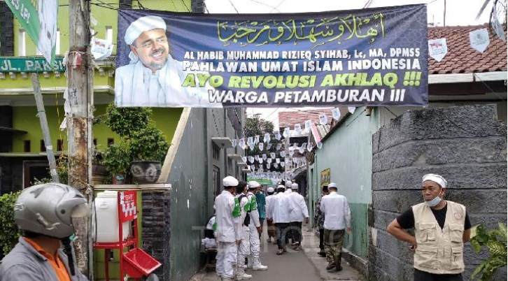 Acara Maulid di Tengah Wabah, Warga: Corona Dibacain Rizieq Shihab Juga Hilang