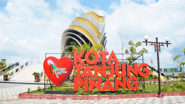 20 JULUKAN UNIK KOTA-KOTA DI INDONESIA, SARAT MAKNA & SEJARAH