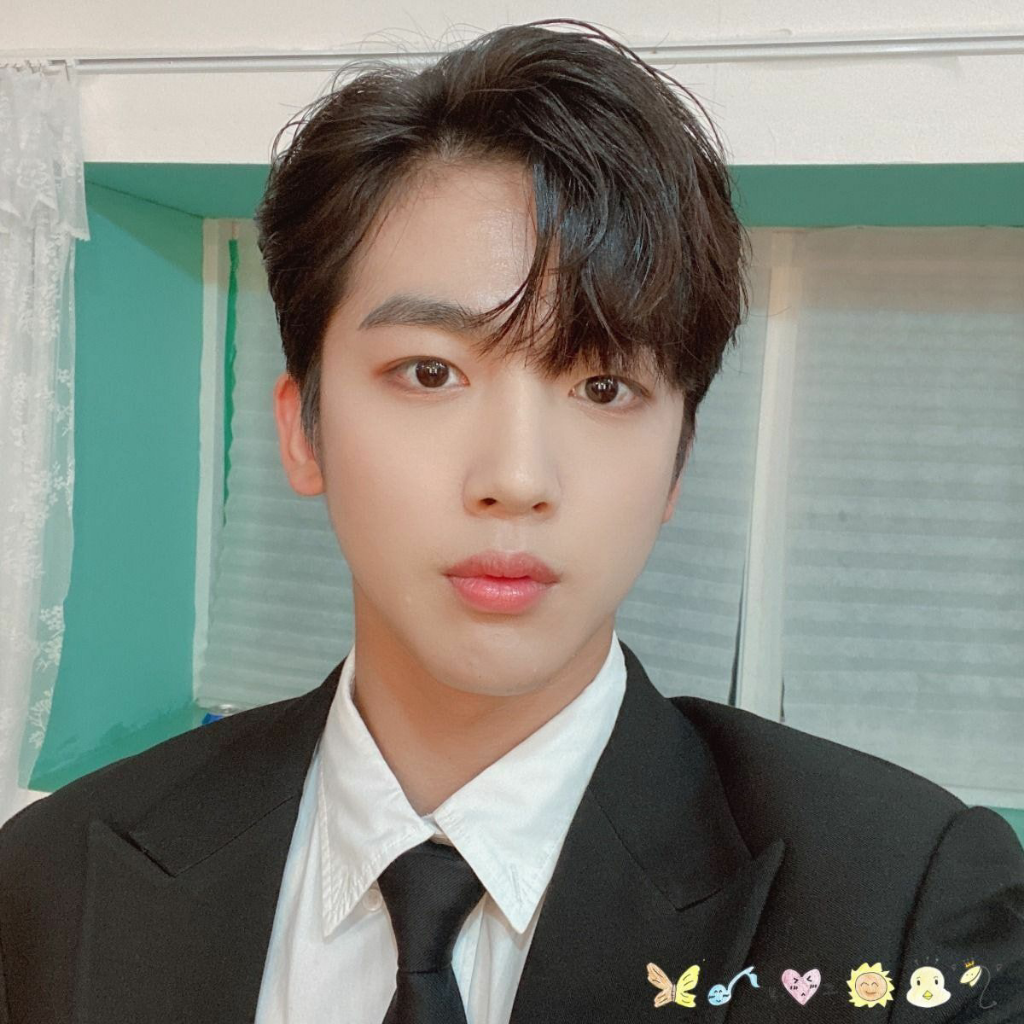 Fans Kim Yohan 'WEi' Protes ke Agensi Gara-gara Stylist yang Nggak Memuaskan