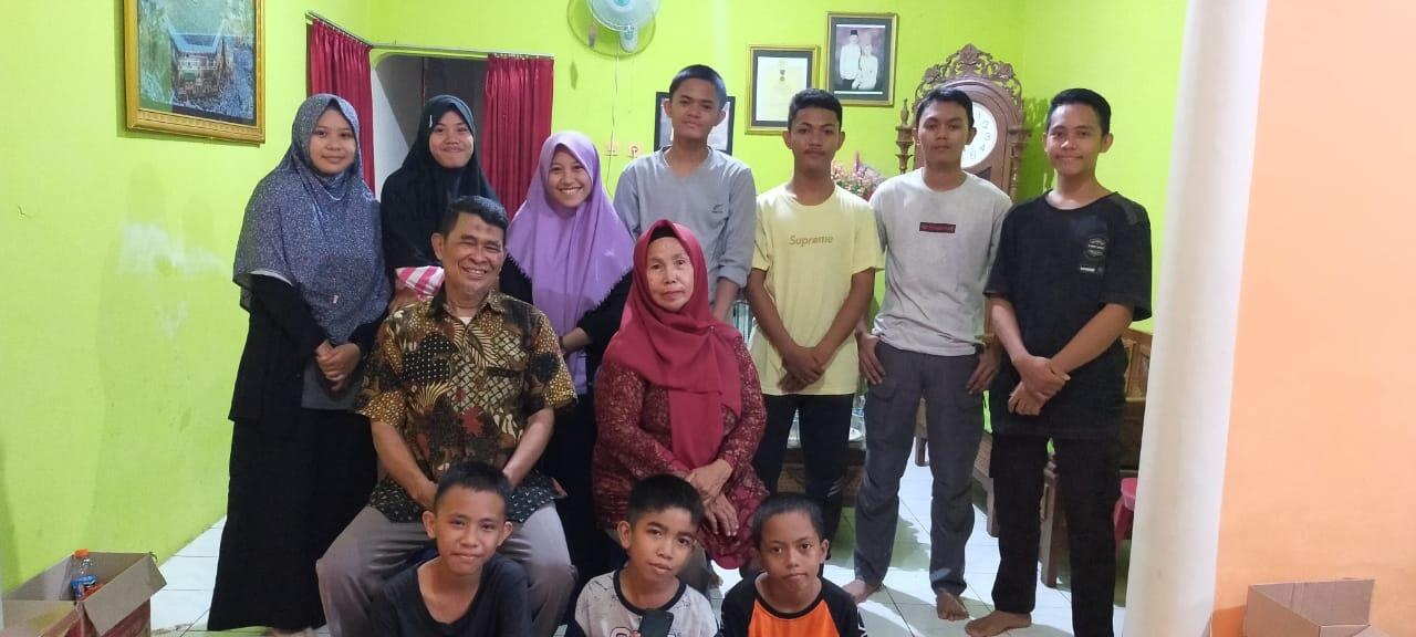 Tidak Perlu Angkat Senjata untuk Jadi Pahlawan, Seperti Bapak Ini Misalnya