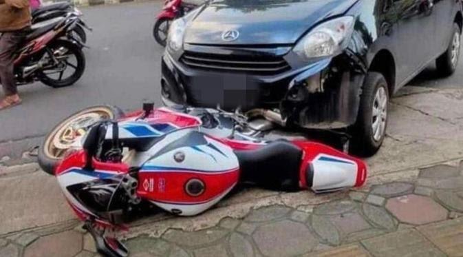 Edan Cuy! Mobil Daihatsu Tabrak Motor Sport, Siapkan Pengganti Satu Rumah Dan Mobil