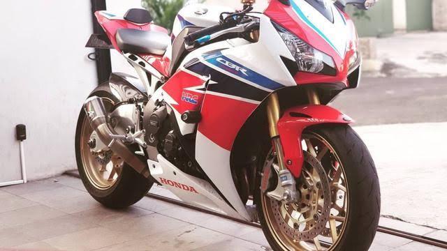 Edan Cuy! Mobil Daihatsu Tabrak Motor Sport, Siapkan Pengganti Satu Rumah Dan Mobil