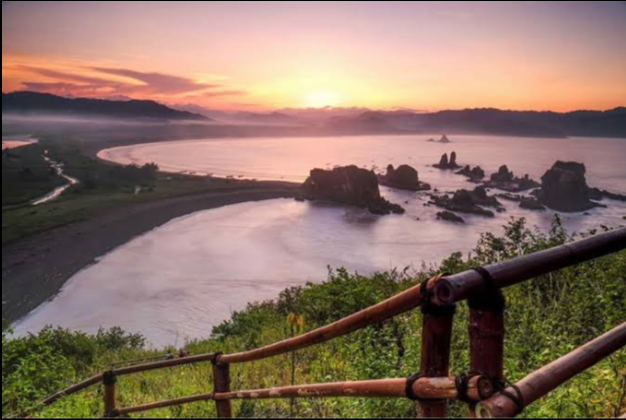 &#91;COC Reg. Jember&#93; Bikin Jatuh Cinta! Inilah Pesona Indah Teluk Love!