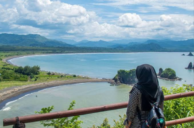 &#91;COC Reg. Jember&#93; Bikin Jatuh Cinta! Inilah Pesona Indah Teluk Love!