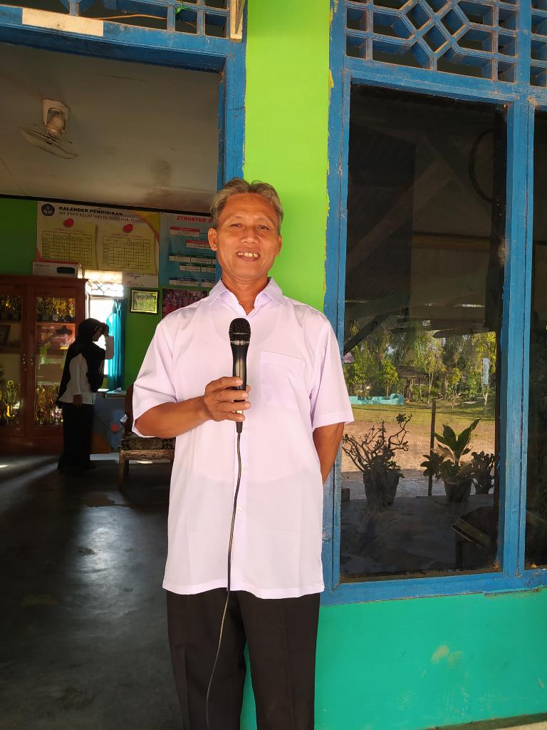 Pahlawan Tanpa Tanda Jasa Dengan Banyak Jasa! 