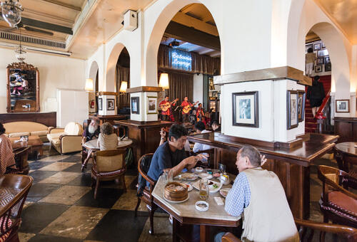Selangitnya Cafe Batavia di Tengah Kota Tua