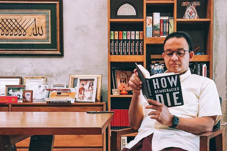 PDIP soal Buku How Democracies Die: Anies Sindir Diri Sendiri