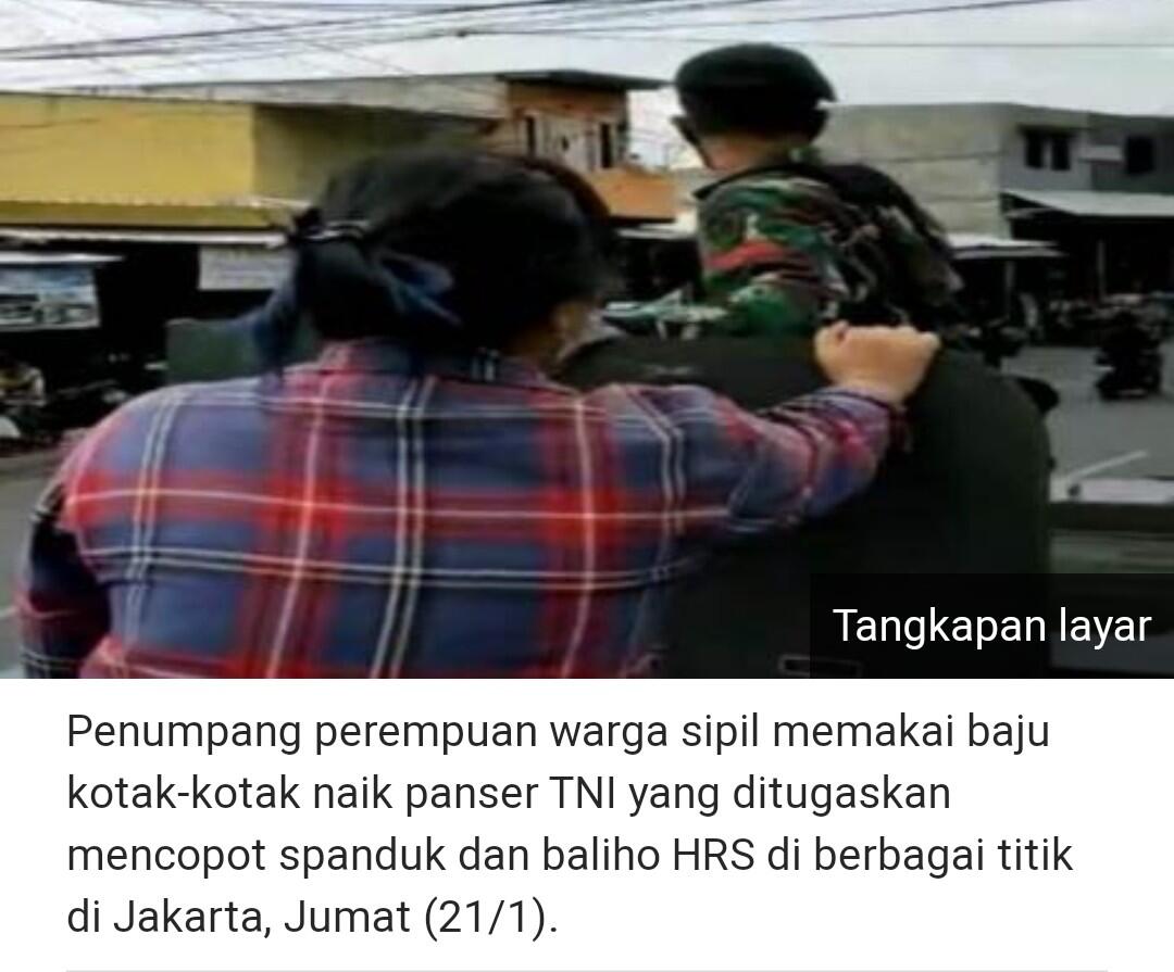 Terungkap Penumpang Berbaju Kotak-Kotak Naik Panser TNI