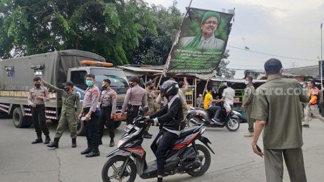 Baliho Habib Rizieq Dilucuti Militer, FPI Sebut Pangdam Jaya Mencla-mencle