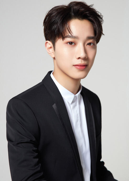 Mantan Member Wanna One, Lai Guanlin, Minta Maaf Atas Kontroversinya