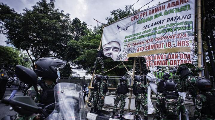 900 Baliho Rizieq Shihab Dicopot, Pangdam Jaya : Jgn Berhenti !!!