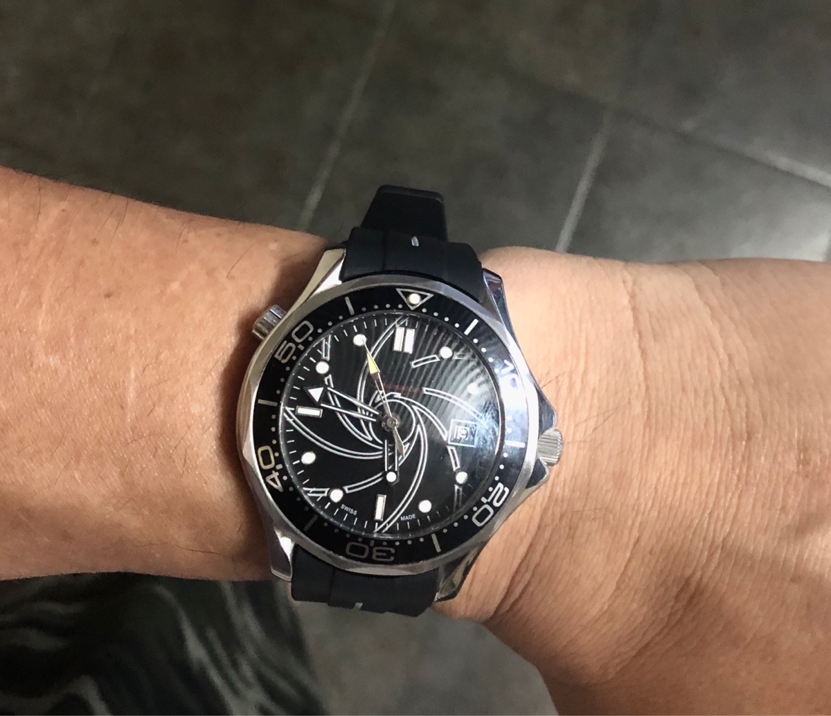 Jam Tangan Dipandang Dari Sudut Pandang Diri Kita Masing Masing