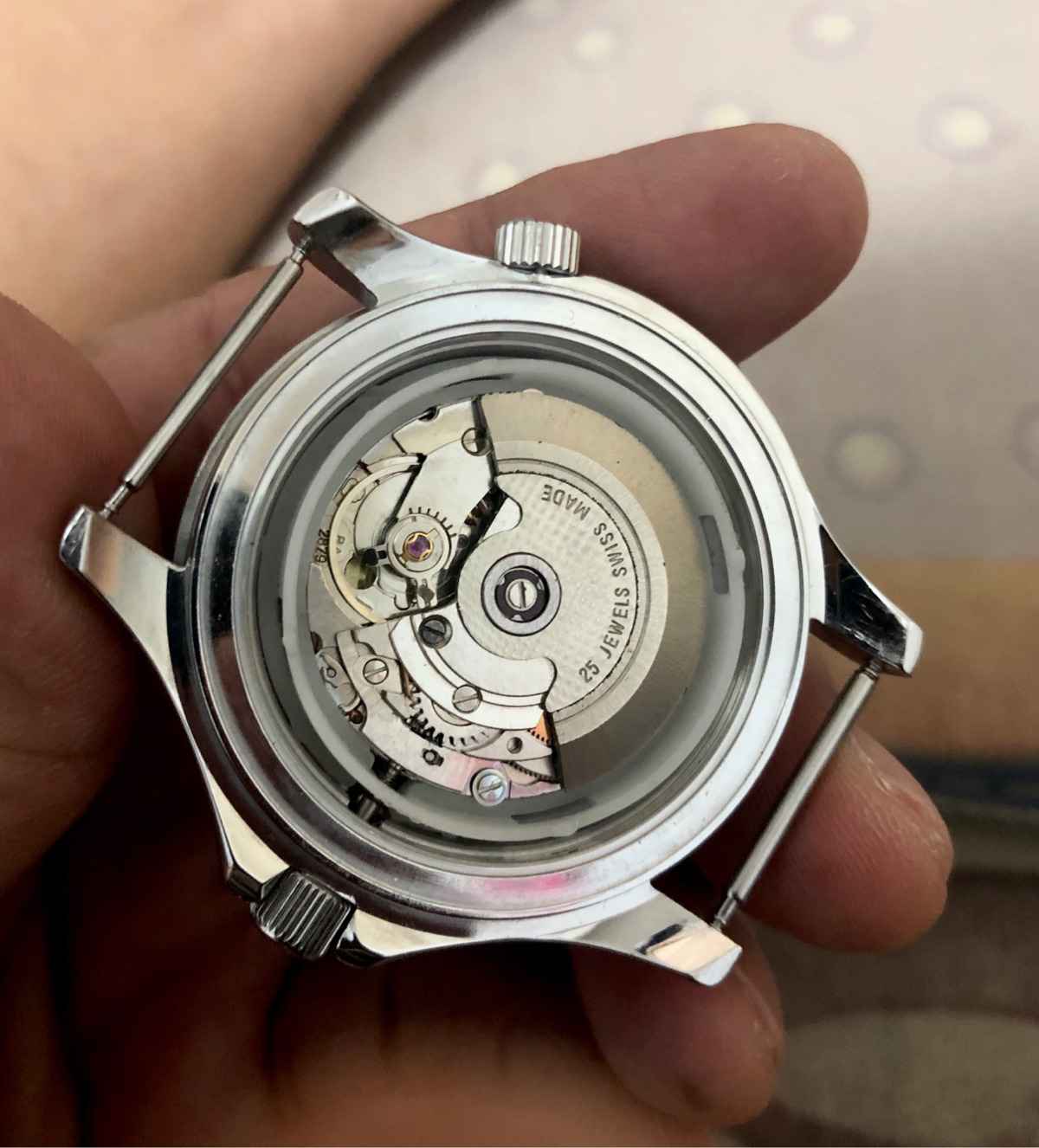 Jam Tangan Dipandang Dari Sudut Pandang Diri Kita Masing Masing