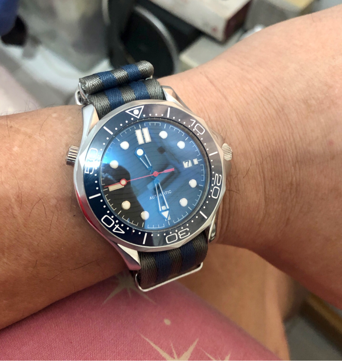 Jam Tangan Dipandang Dari Sudut Pandang Diri Kita Masing Masing