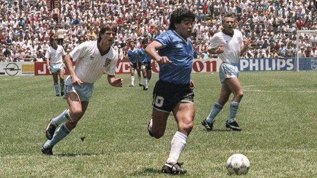 Diego Maradona Meninggal Dunia