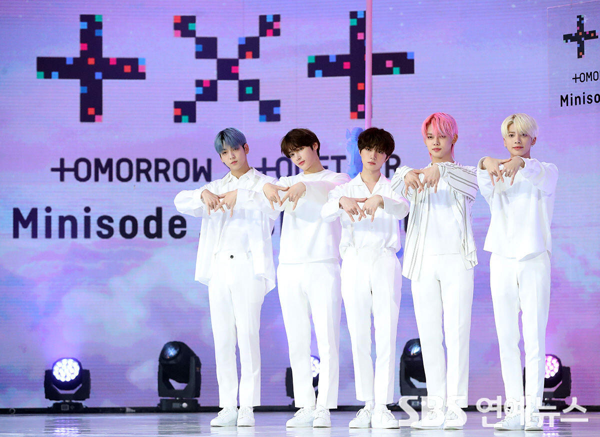 TXT Resmi Dinyatakan Negatif dari COVID-19