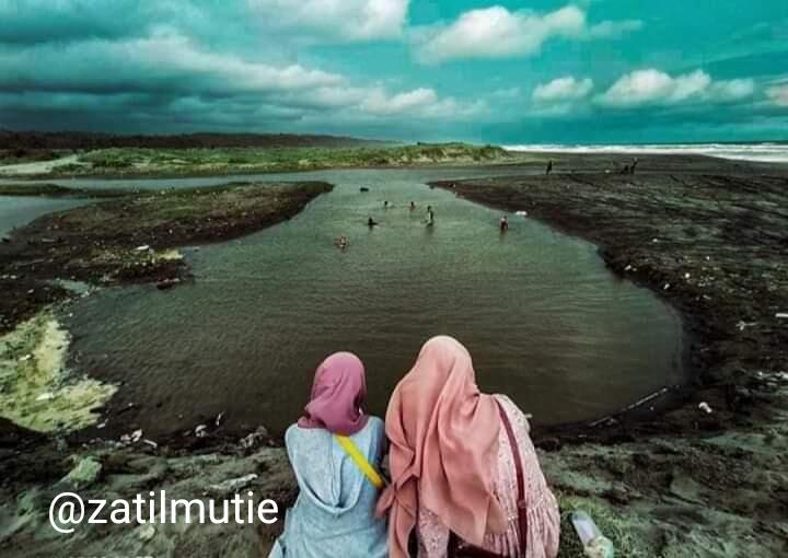 Nikmati Eksotisme Pantai Tipar Cianjur Selatan Yang Masih Perawan, Komplit Banget!