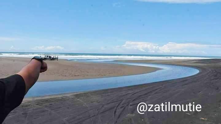 Nikmati Eksotisme Pantai Tipar Cianjur Selatan Yang Masih Perawan, Komplit Banget!