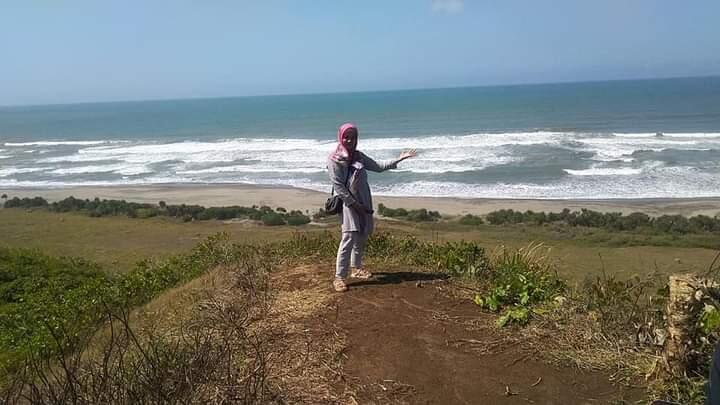 Nikmati Eksotisme Pantai Tipar Cianjur Selatan Yang Masih Perawan, Komplit Banget!