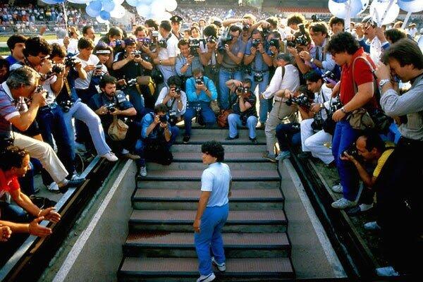 Video Masa Muda Diego Maradona Melakukan Pemanasan Sebelum Bertanding, RIP Legend!