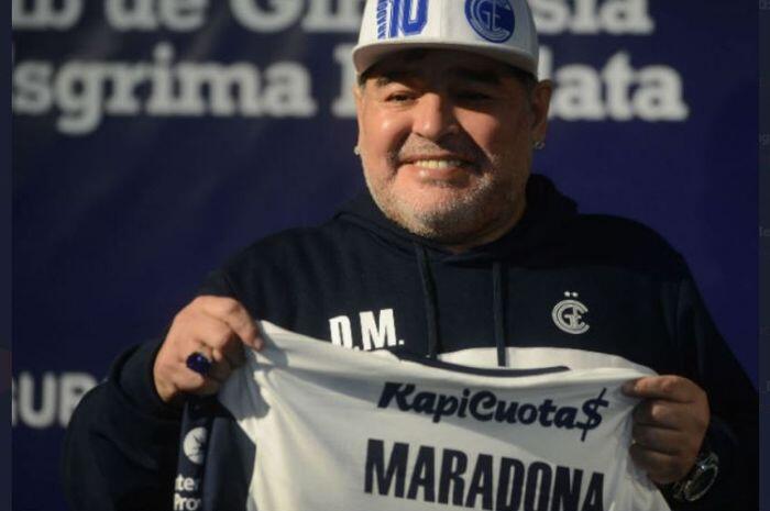 BREAKING NEWS - Legenda Sepak Bola Diego Maradona Dikabarkan Meninggal Dunia