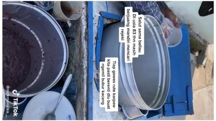 Bikin Haru, Kakek 83Tahun Ini Berjuang Hidup dengan Berjualan Bubur di Usia Senjanya!