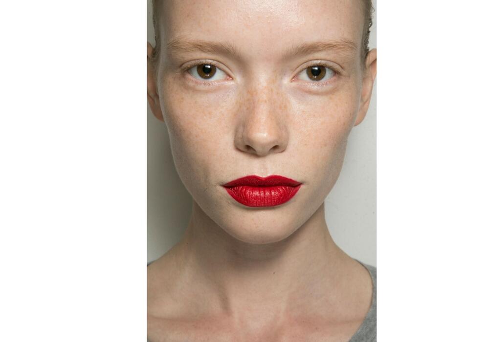 LIPSTIK UNTUK BIBIR HITAM! 5 Cara Memilih Warna LIpstik yang Tepat untuk Bibir Hitam