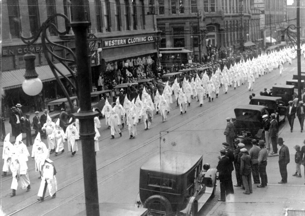 Mengulang Sejarah, Inilah Kekejaman Organisasi Rasis Tertua Di Amerika Ku Klux Klan 