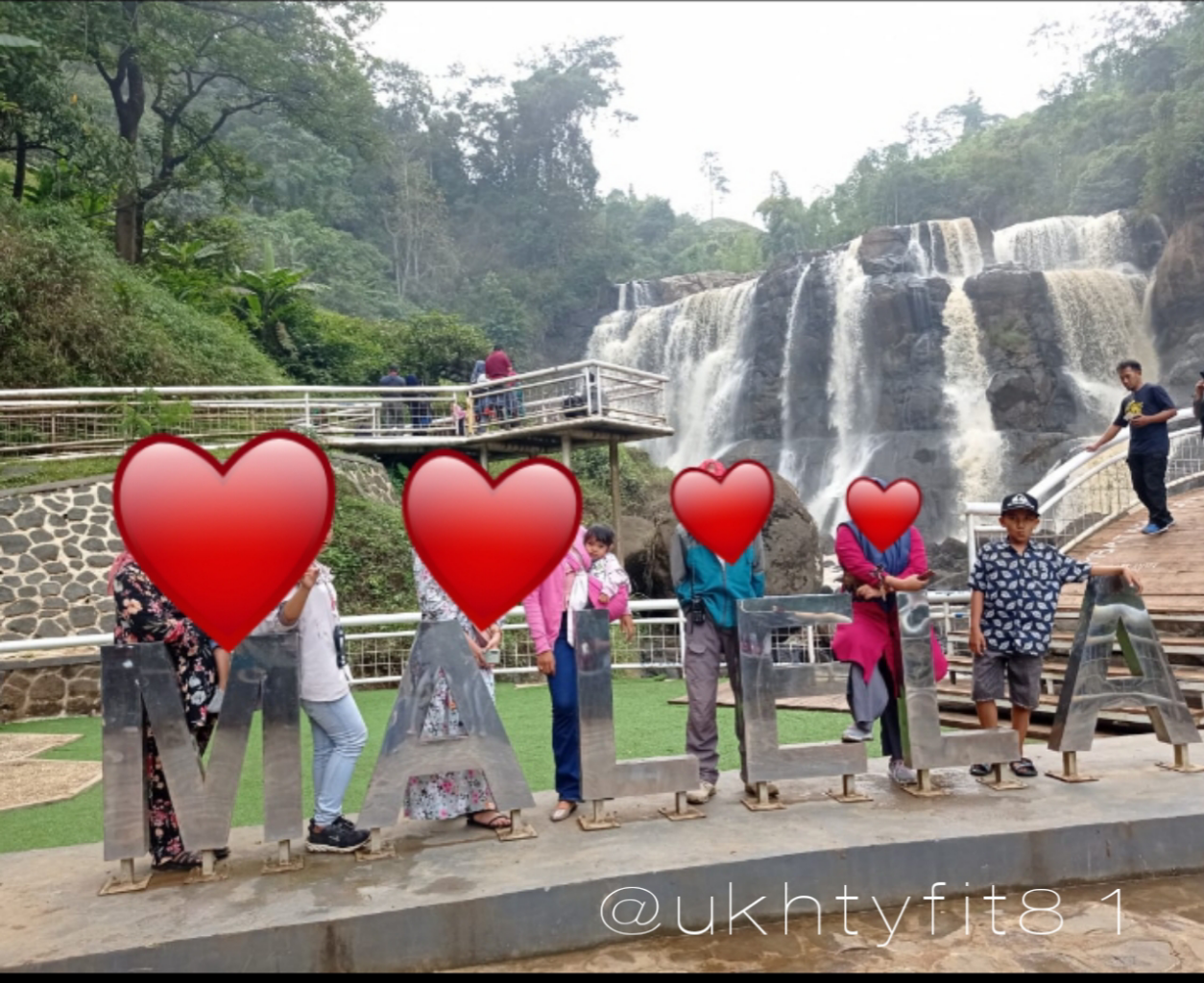 Gadis Hutan Tersembunyi Menjadi The Little Niagara yang Memukau!