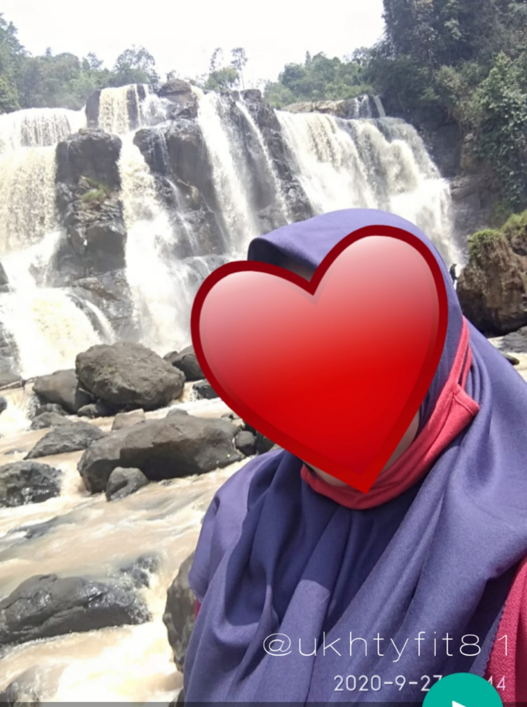 Gadis Hutan Tersembunyi Menjadi The Little Niagara yang Memukau!