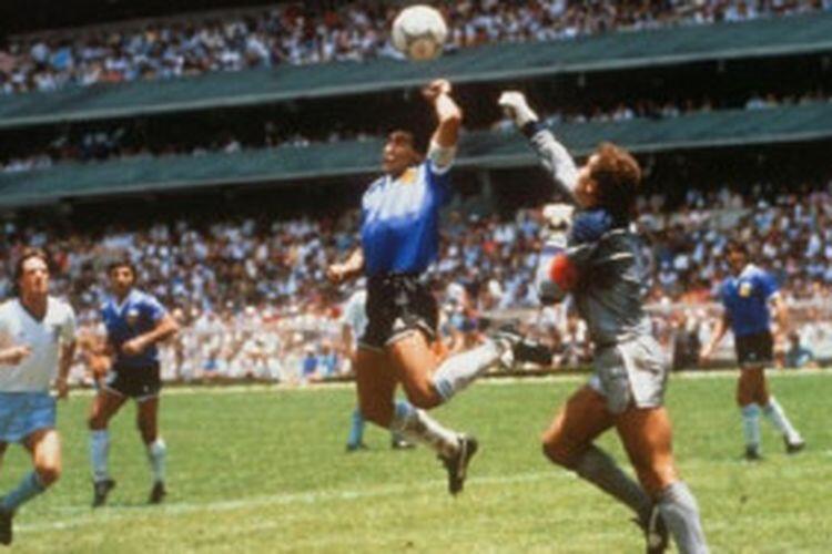 2 Gol yang Menjadikan Nama Maradona Abadi 