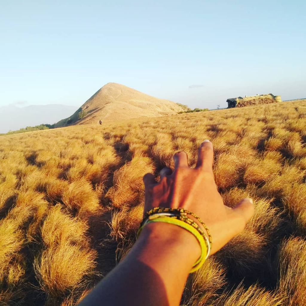 Jangan Salah, Tetangga Pulau Lombok Ini Ternyata Indah Banget!