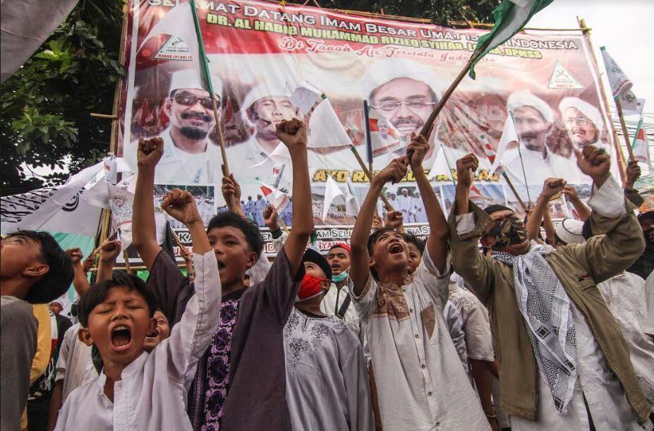 Habib Rizieq Tak Ada di Rumah, Surat Panggilan dari Polisi Diterima Keluarga