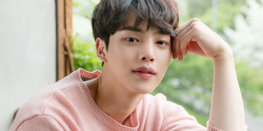 Aktor Ganteng Korea, Song Kang Ternyata Punya Banyak Kebiasaan Tak Terduga