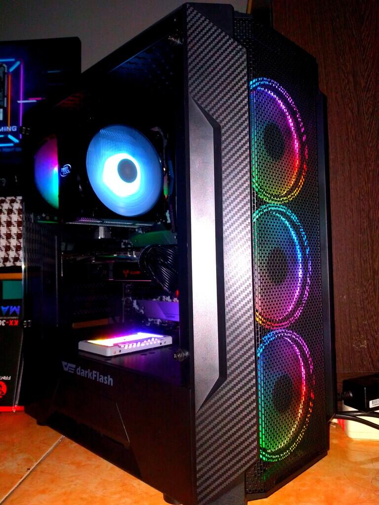 Force rgb. Корпус AEROCOOL Python. ATX AEROCOOL Python-g-BK-v1. AEROCOOL Python ATX. AEROCOOL Python Python-g-BK-v1.