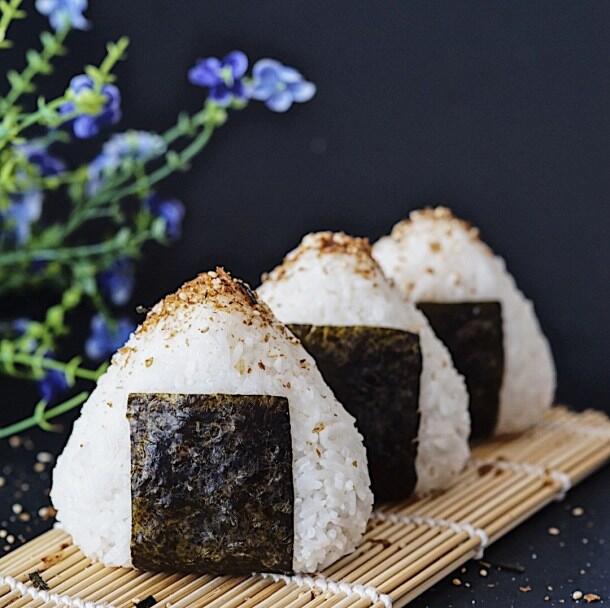 Onigiri Tuna Mayo yang Cocok Buat Makan Siang si Kecil