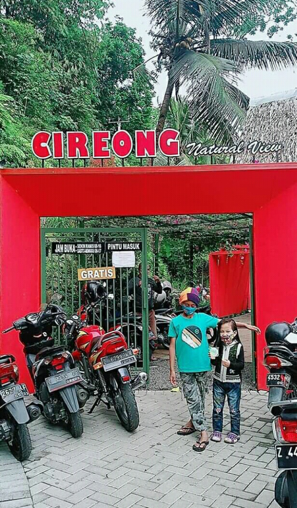 Cireong Park & Jembatan Pelangi Warnasigra, Murah Meriah Aman Travelling Terdekat!