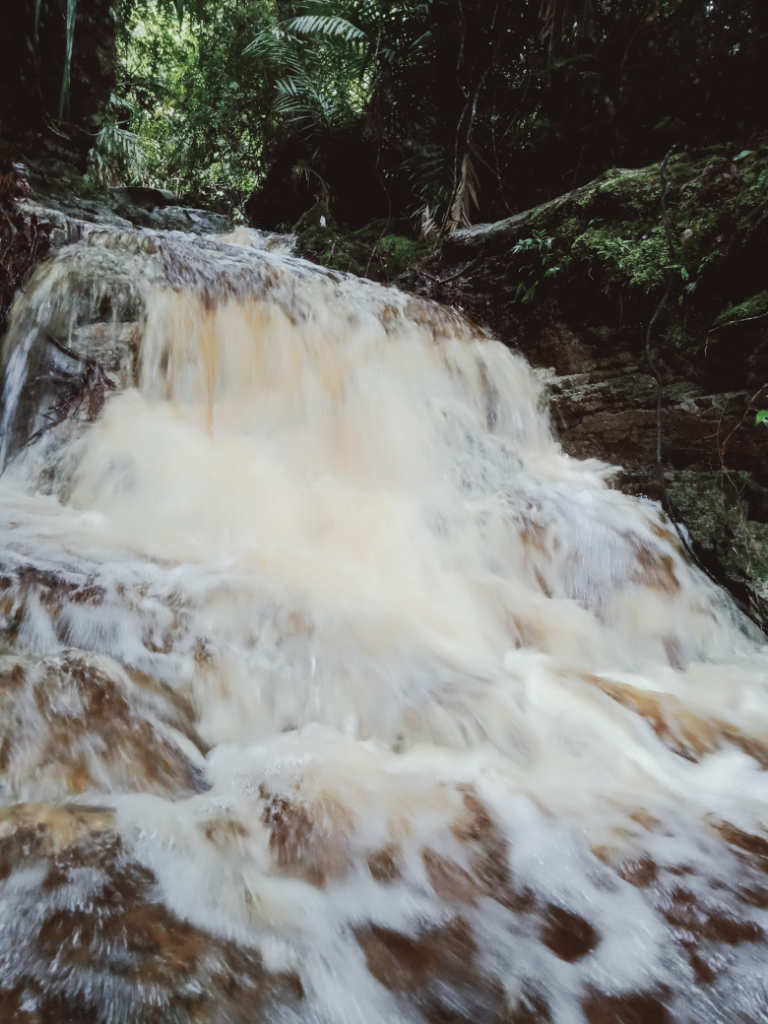 Keren Banget, Nikmati Pesona Wisata Air Terjun Gunung Selindung