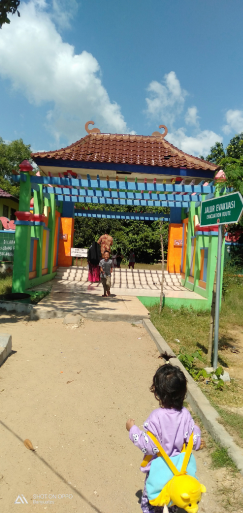 Hutan Kera Nepa, Menikmati Keindahan Pantai dan Sejuknya Hutan Dalam Satu Tempat!