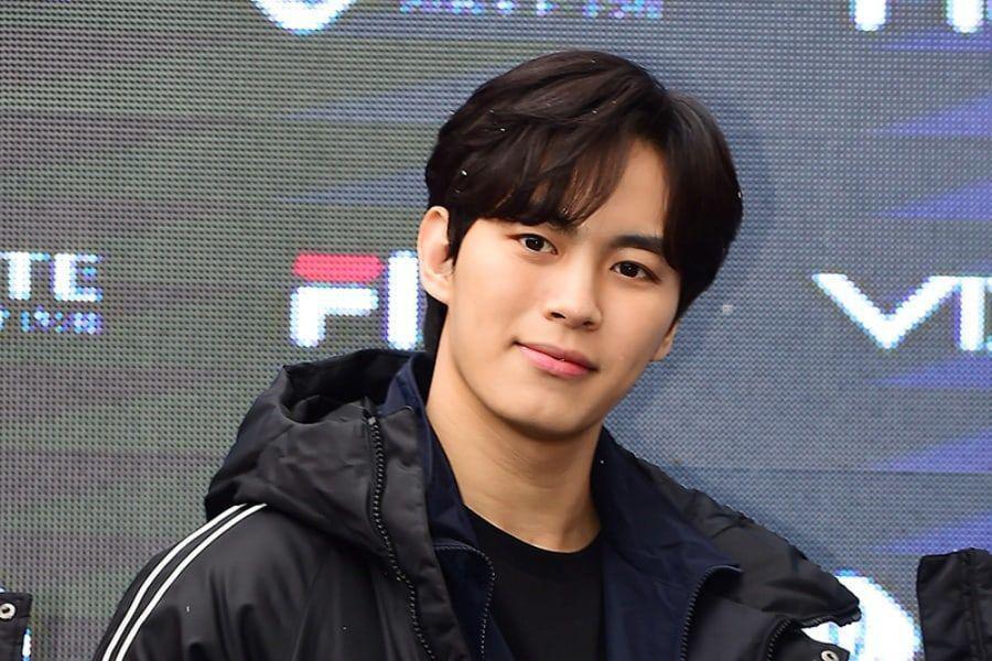 Dispatch Ungkap 4 Idol dengan Tulisan Tangan Terburuk, Ada Si Cantik Suzy