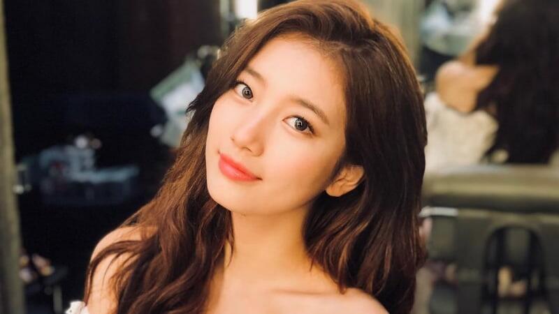 Dispatch Ungkap 4 Idol dengan Tulisan Tangan Terburuk, Ada Si Cantik Suzy